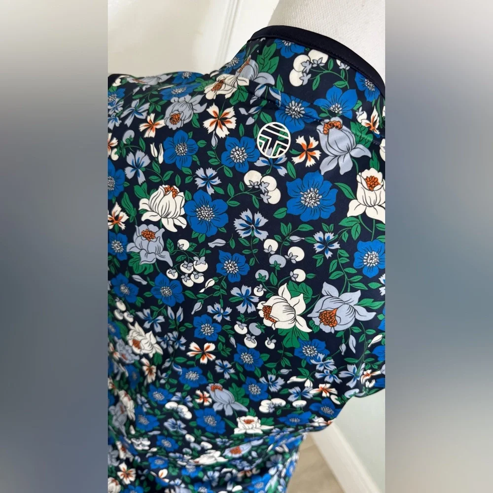 Sleeveless Floral Zip Mock-Neck Top in Navy/Blue